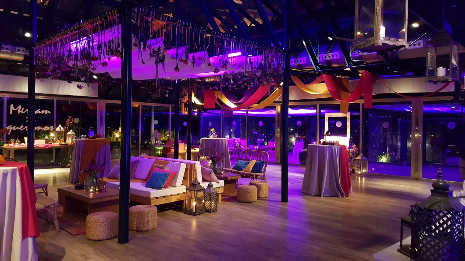 Decoració de festa sorpresa a l’Hotel Miramar Barcelona